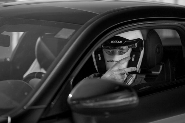 Coques Robustes et Bolides de Course : Le Duo Gagnant pour la Performance